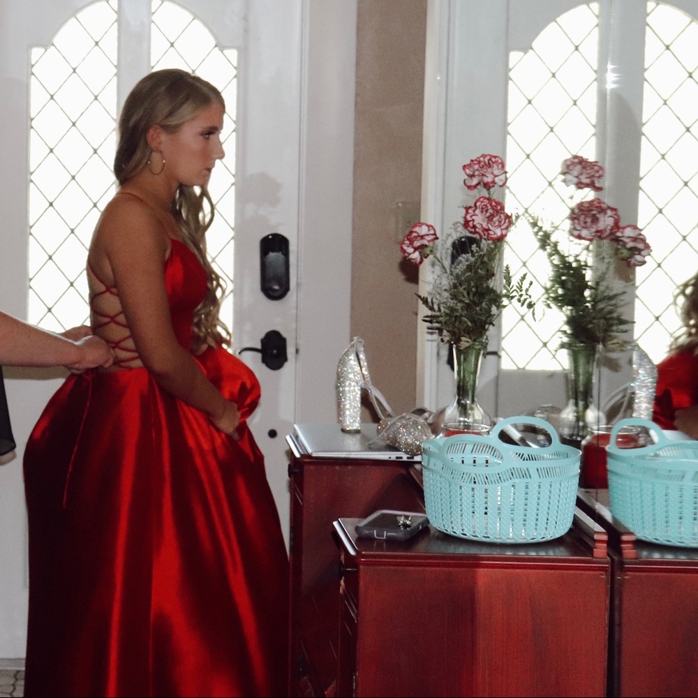 red sherri hill prom dress